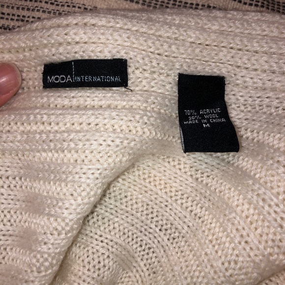 Victoria's Secret off white open sweater - Picture 7 of 7